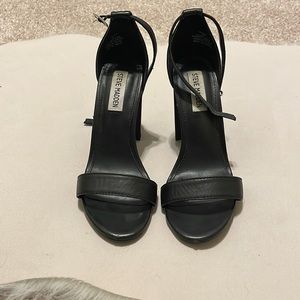 Steve Madden black leather high heel size 7